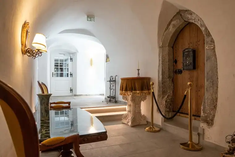 KONTOR &amp; KELLER – Historischer Weinkeller im Verweserhaus Rauris