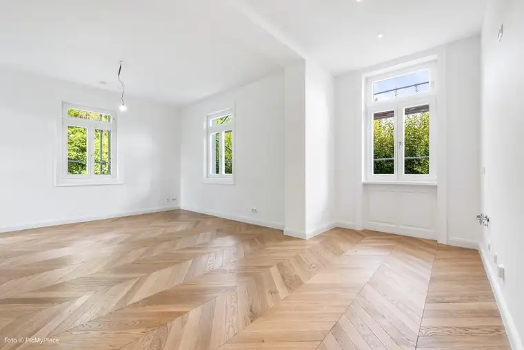 Sophie Riess (vormals Weilguni), Sophie’s Real Estate GmbH