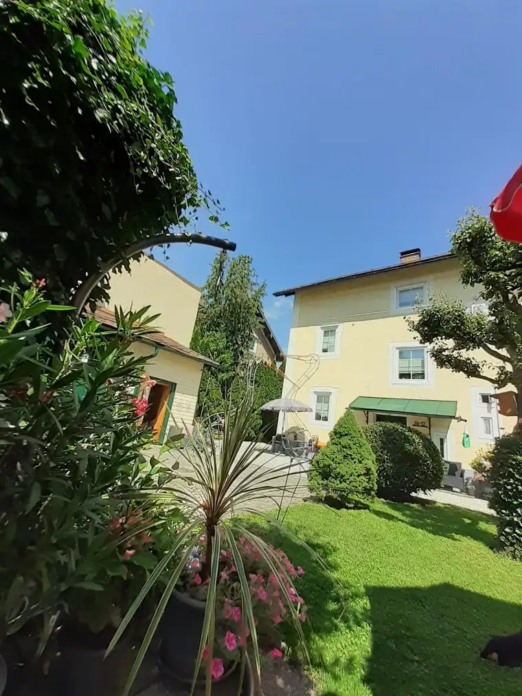 EIGENBEDARF oder KAPITALANLAGE-Stadthaus mit Garten /4 Wohnungen/580m2
