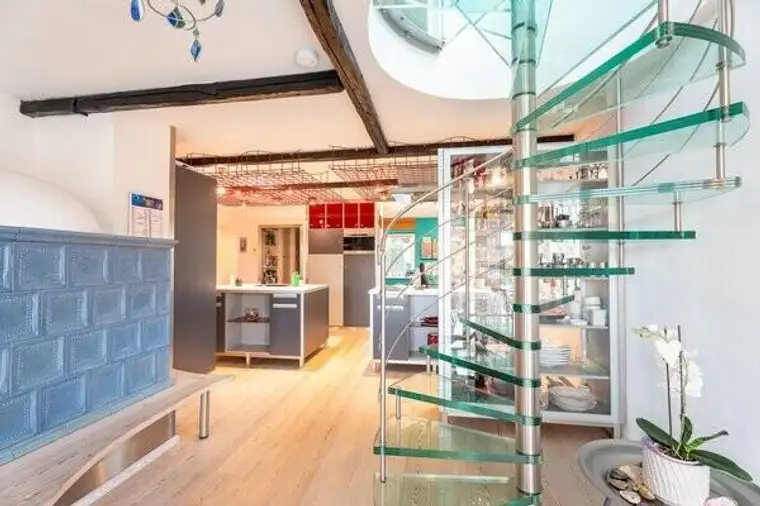 Stilvolles Wohnen im Grünen – Maisonette mit Aussicht &amp; Biotop in Toplage