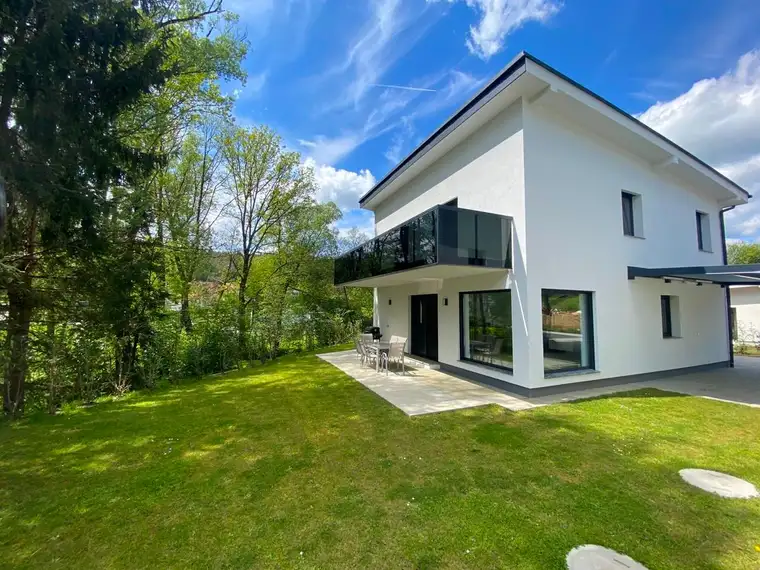 PROVISIONSFREI: Modernes Einfamilienhaus auf ca. 1000 m² großem Grund - 8 km südlich von Graz!