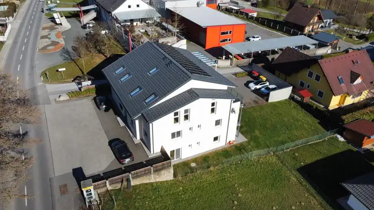 lichtdurchflutete 3 Zimmerwohnung in Autal