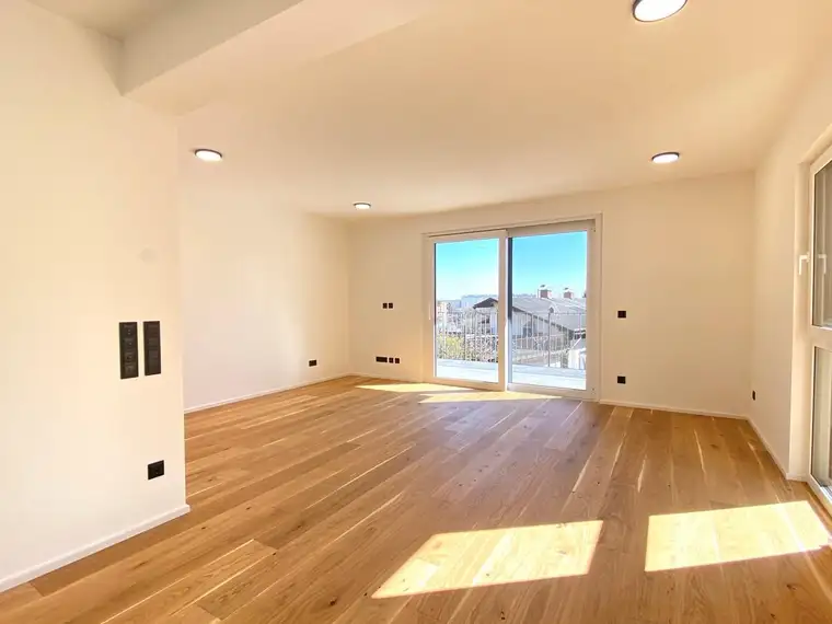 Modern ausgestattete, ca. 87 m² große Terrassenwohnung - sofort verfügbar, sonnige und ruhige Lage!