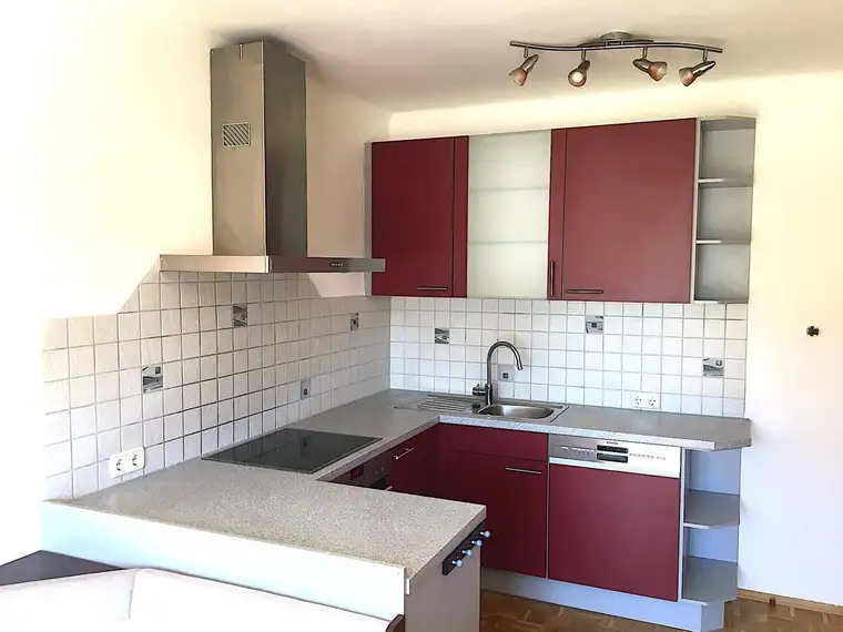 Zentral gelegene 3-Zimmer-Wohnung nahe Jakominiplatz – sofort bezieh- oder vermietbar, WG-geeignet!