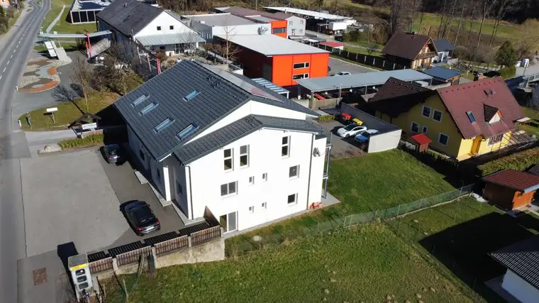 Wohnqualität mit ca. 300 m² Eigengarten in Autal!