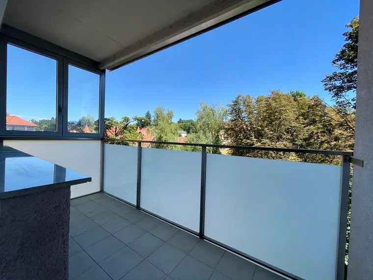 Zentrale Lage Graz St. Peter: 2,5-Zimmer-Wohnung mit Loggia und Blick ins Grüne!