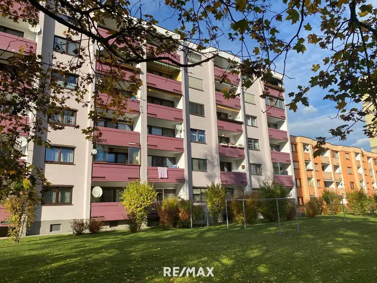 *** Gepflegte 2-Zimmer-Wohnung mit Balkon ***