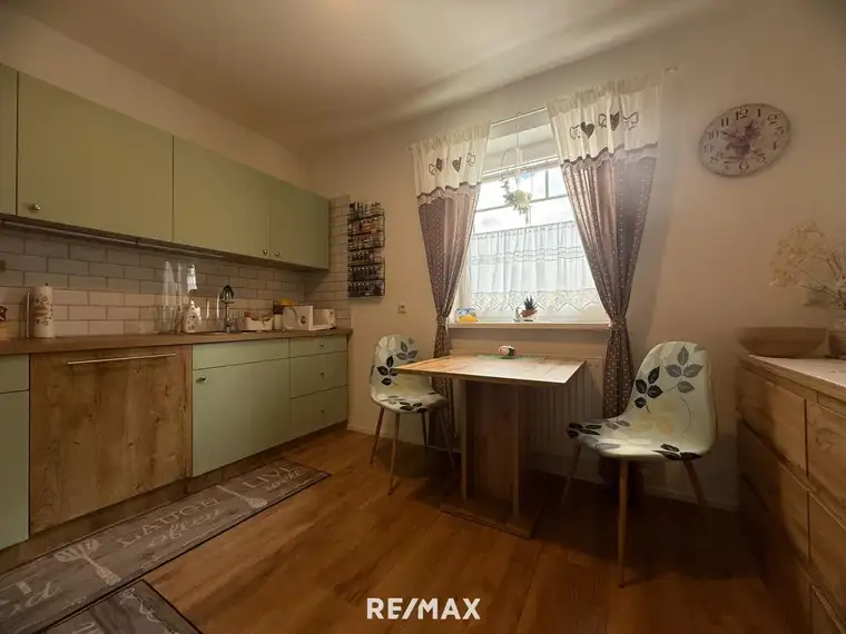 *** Top Preis: Saniertes voll möbliertes kleines Wohnjuwel, großer Terrasse, niedrige Betriebskosten &amp; viel Stauraum ***