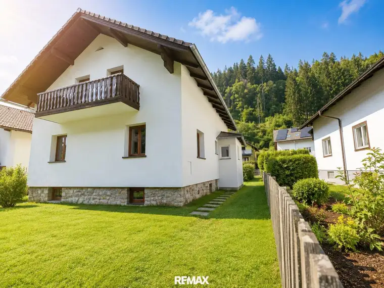 Seltenes Mietangebot: Kernsaniertes Einfamilienhaus mit Garten, Bergblick &amp; 744 m² Grund für € 1.195.- inkl. Betriebskosten und Versicherung