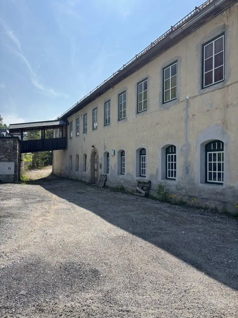 Wohn- und Gewerbeimmobilie mit Entwicklungspotenzial in Bad Bleiberg