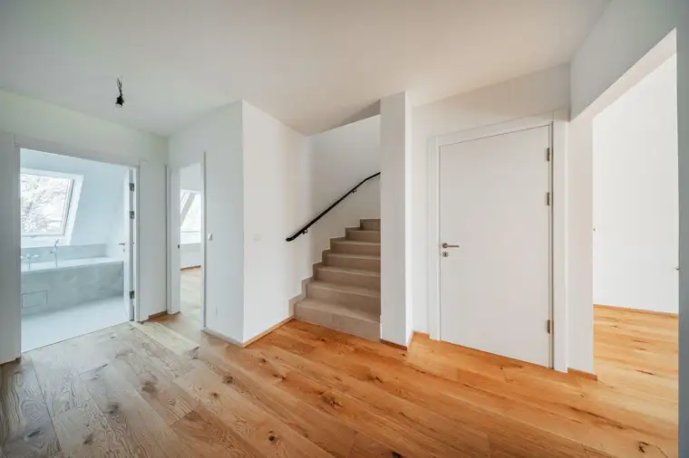 LICHTDURCHFLUTETER WOHNKOMFORT - 4-ZIMMER-WOHNUNG MIT TERRASSE