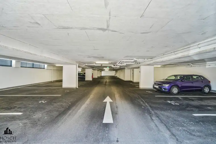 Tiefgaragenplatz in Stockerau – Komfort und Sicherheit für Ihr Auto