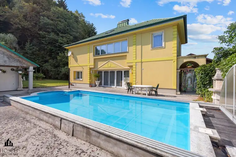 Traumhafte Villa in Gresten – Umgeben von Parkgarten, Springbrunnen und Salzwasserpool