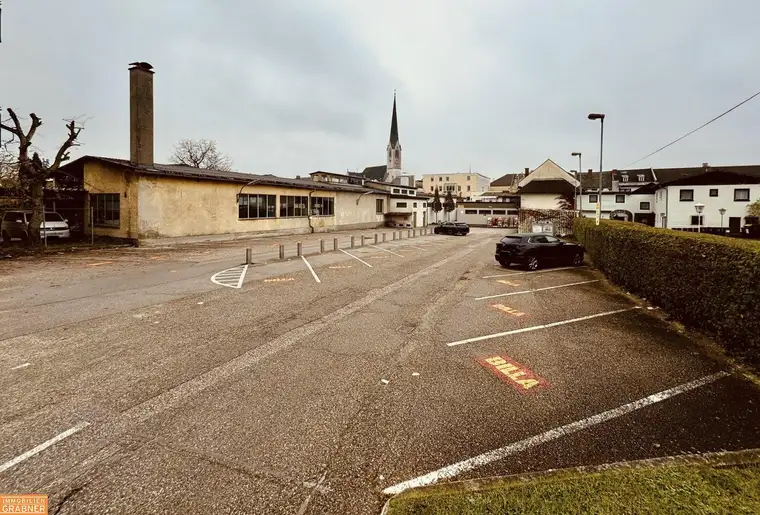 Attraktives Baugrundstück mit Bestand im Herzen von Schwanenstadt