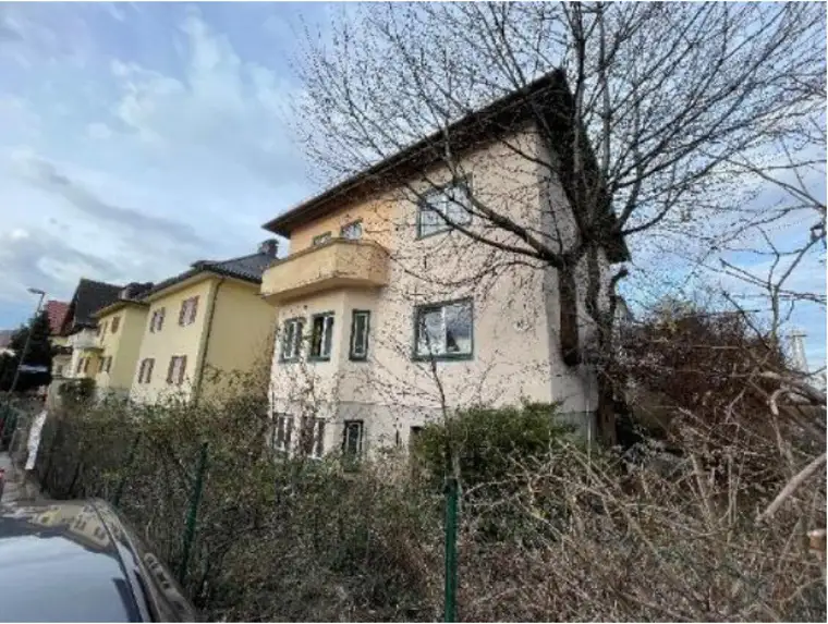 Charmantes Mehrfamilienhaus in Salzburg – Ideal für Investoren und kreative Köpfe!