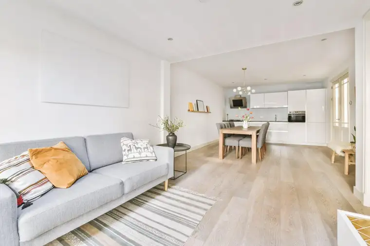 Moderne 2-Zimmer-Wohnung in Neumarkt am Wallersee – Erstbezug mit Balkon!