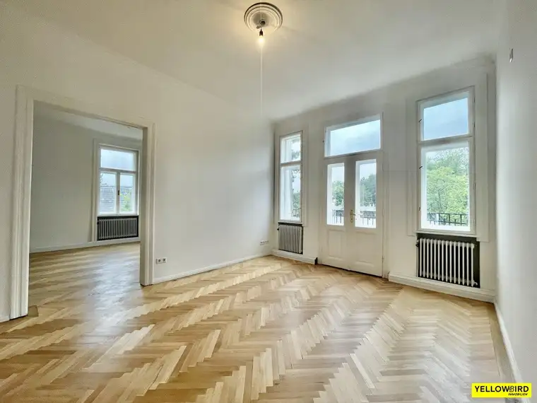 SANIERTE FASSADE &amp; ALLGEMEINFLÄCHEN - STILALTBAU - 118 m² WNFL - BALKON - EIGENGARTEN