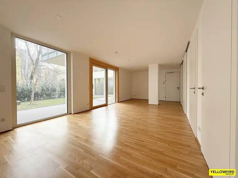 Große Fenster | Fußbodenheizung | Tischler Möbel