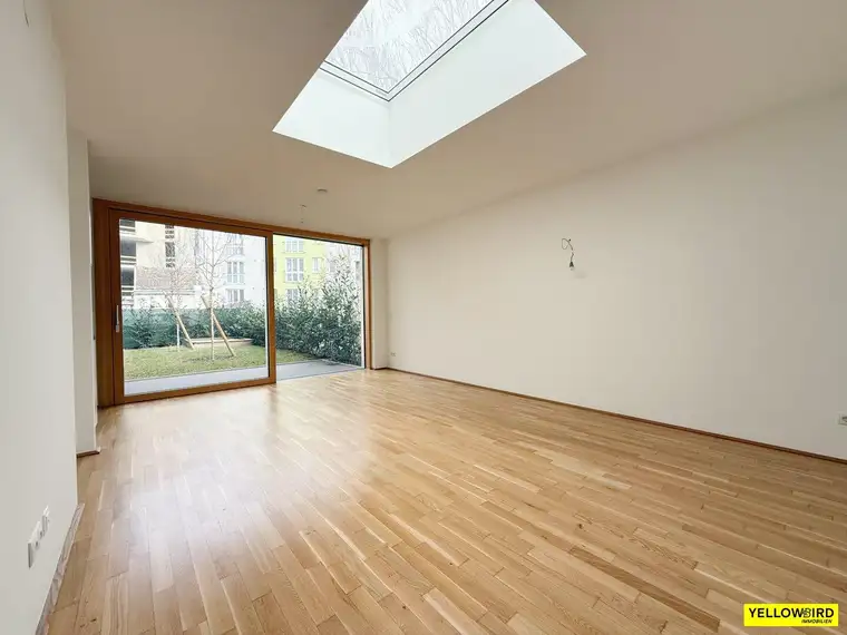 Erstbezug | Freifläche | Atrium | Oberlichte | Tischler Möbel