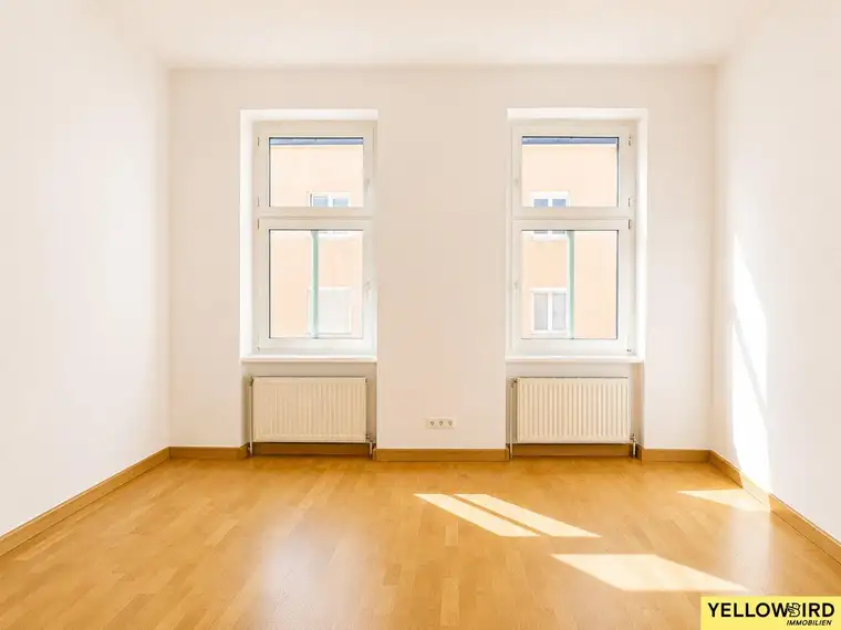 Helle, sanierungsbedürftige 2-Zimmer-Wohnung mit künftigem innenhofseitigem Balkon in Ruhelage nahe dem Belvedere