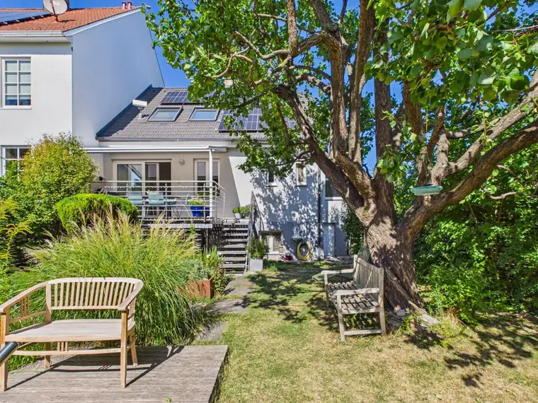 Einfamilienhaus mit Garten, Schwimmteich &amp; Photovoltaik-Anlage | 1100 Wien