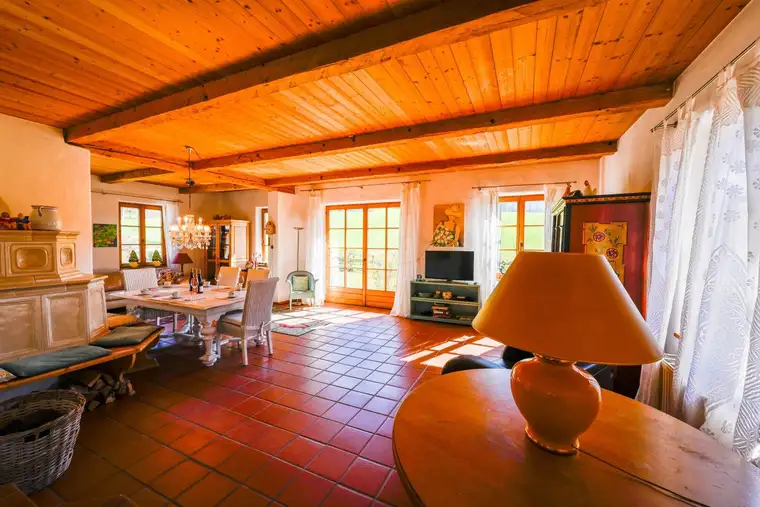 TraumhaftesTiroler Landhaus in Söll: 160m² Wohlfühlfläche mit wunderschönem Garten und Balkon!
