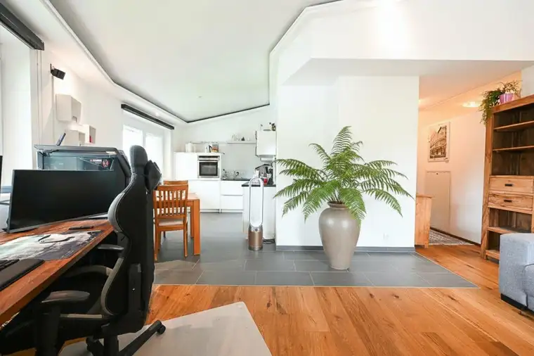 Großzügige 2-Zimmer Penthouse-Eigentumswohnung mit geschmackvollem Wellnessbereich