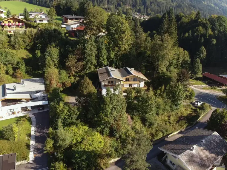 Exklusiver Neubau-Erstbezug: Helle 3-Zimmer- Wohnung mit Terrasse und Garten in St. Jakob in Haus