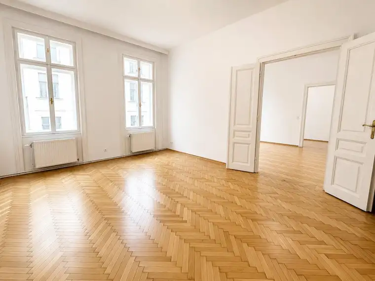 Elegante Altbauwohnung in urbaner Toplage