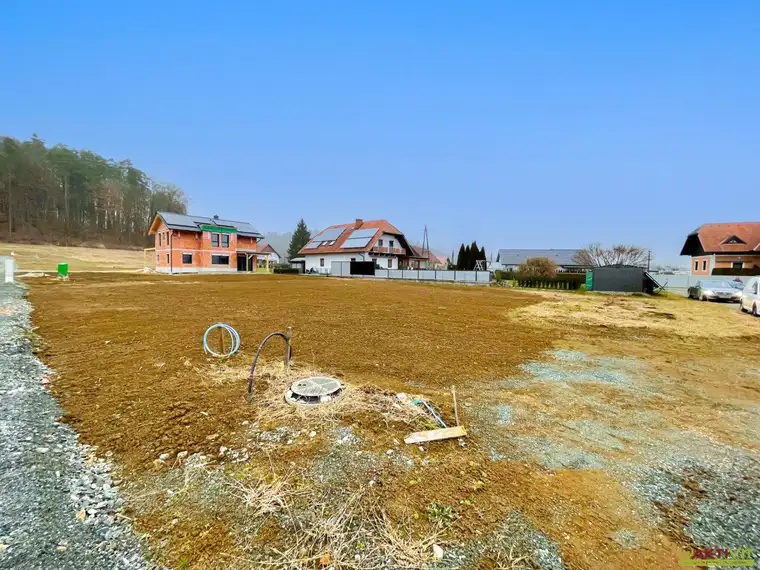Großer Baugrund für bis zu ca. 300 m² Wohnfläche. - Wohnlage nahe Leibnitz, 25 Min. vor Graz.