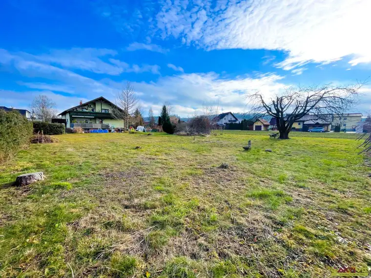 Baugrund weniger als 10 Min. südlich von Graz. - Bis zu ca. 300 m² Wohnfläche möglich.
