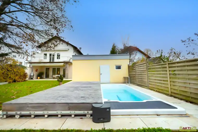 Zentrale Lage mit großem Entwicklungspotenzial: Mehrfamilienhaus in Kalsdorf.