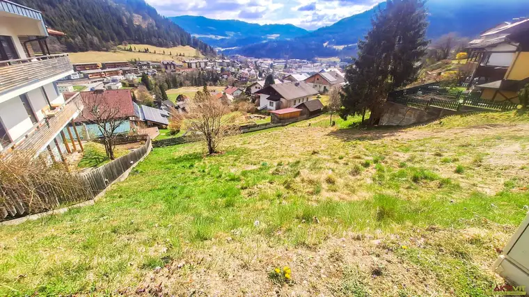 Sonniges Baugrundstück in Hanglage mit Panoramablick über Murau. - Großes Baupotential.