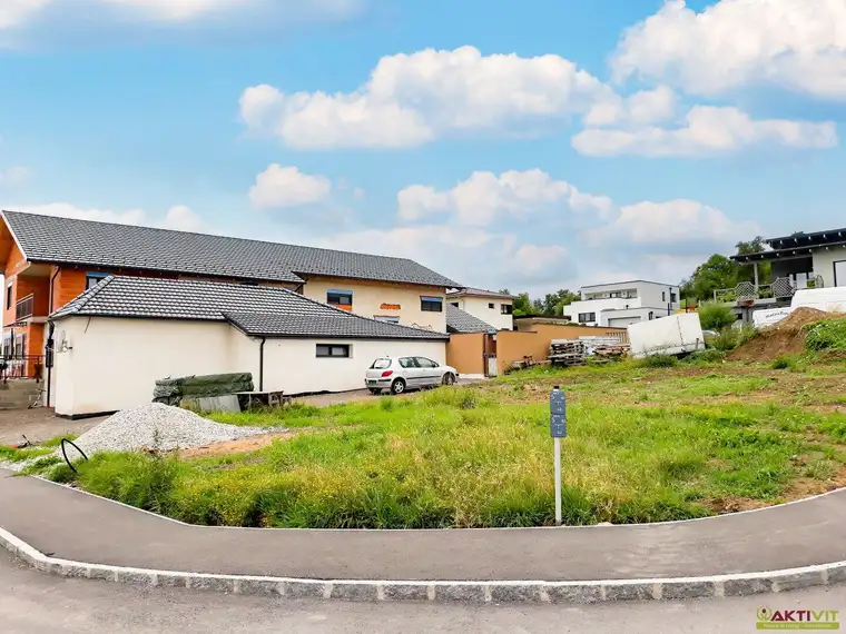 Bieterverfahren: Ihre Chance! - Attraktives Baugrundstück in Wallern. - Mit Genehmigung für Doppelhaus.