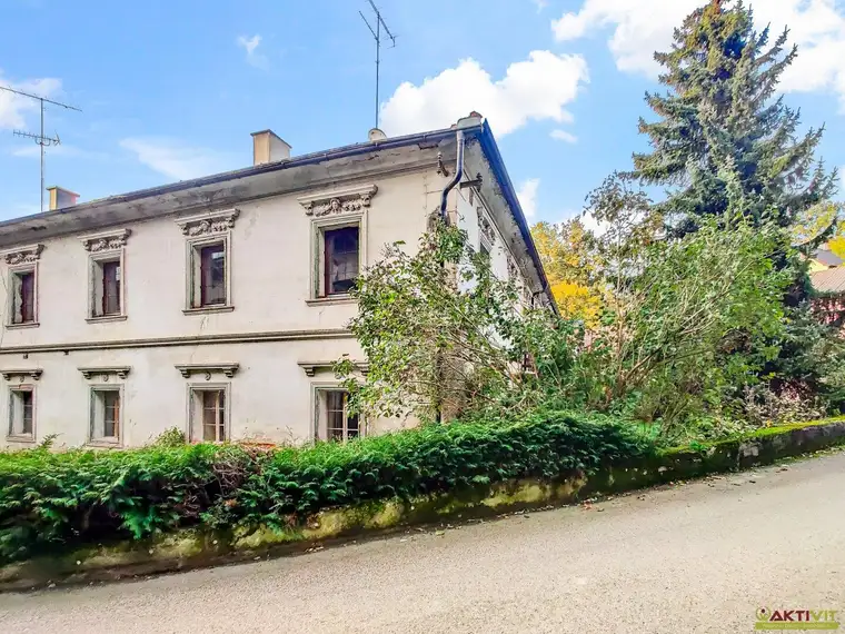 Vielseitiges Grundstücksensemble in Lambach: Bauland, Freiland &amp; Fischzucht.