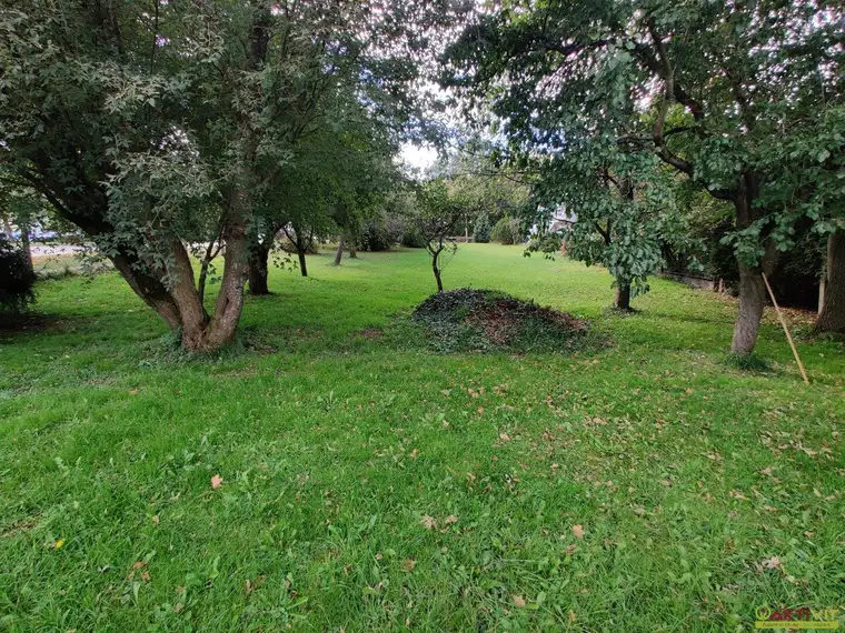 Ideal geschnittenes Baugrundstück in familienfreundlicher Lage.