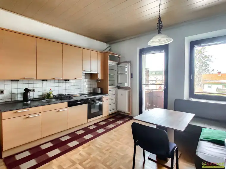 Charmante Eigentumswohnung mit Balkon, Garage und Garten in Mattighofen.