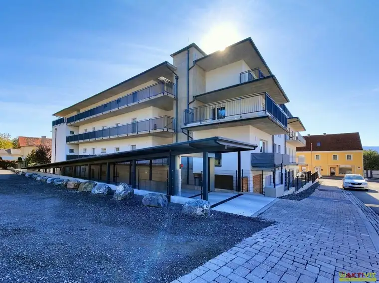 WOHNEN MIT FREIRAUM: Barrierefreier Neubau mit Terrasse &amp; Eigengarten