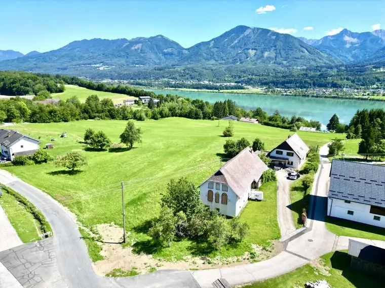 Einzigartige Liegenschaft mit Stallgebäude und traumhaftem Blick auf Stausee &amp; Karawanken