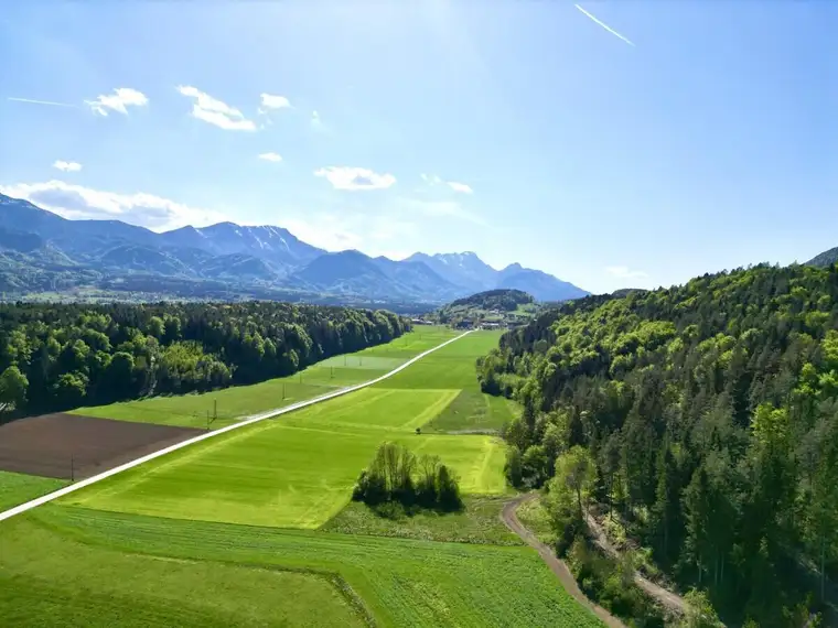 Landwirtschaftliche Liegenschaft mit Stallung, Nebengebäude, Wald und Bauland auf ca. 45.700 m²