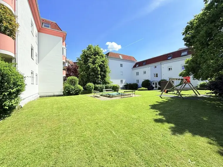 Toll aufgeteilte Wohnung inklusive Tiefgaragenplatz in Top Lage