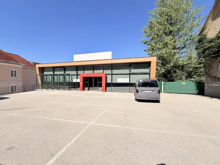 Moderne Geschäftsfläche in Klein St. Paul, ideal für Nahversorger, Lebensmittelhandel oder Fachmarkt
