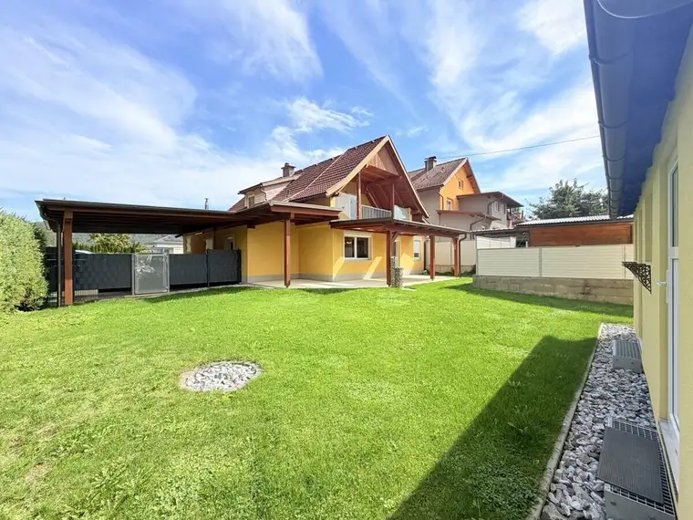 Gepflegtes Einfamilienhaus mit Terrasse, Nebengebäude &amp; Carport