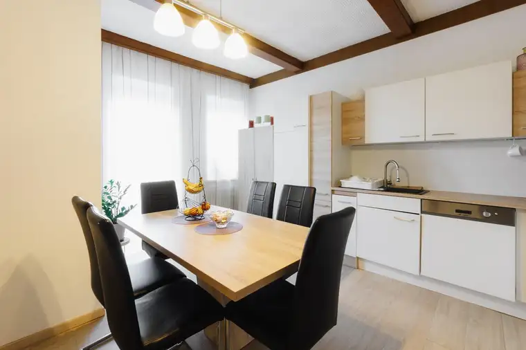 Gemütliche 3,5-Zimmer-Wohnung mit Balkon und Gartenanteil in Mattighofen