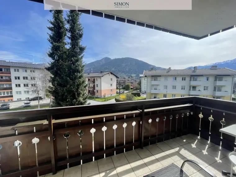Helle Garçonnière mit Balkon und Bergblick in Zell am See Süd
