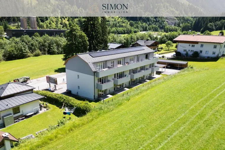 Laura Tockner, Simon Immobilien GmbH
