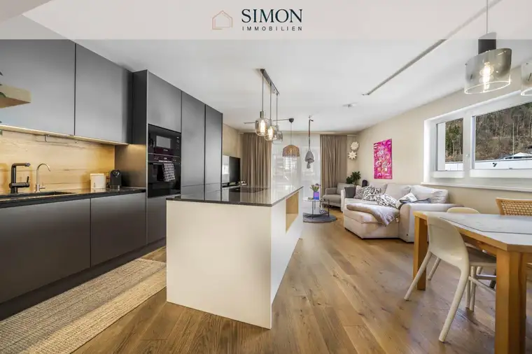 Laura Tockner, Simon Immobilien GmbH