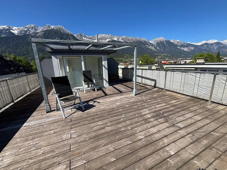 Lichtdurchflutete Wohnung mit beeindruckender Dachterrasse