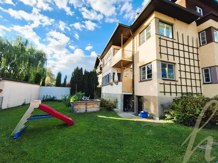 Verleihen Sie diesem WOHNHAUS neuen Glanz – drei parifizierte Wohnungen mit Zukunftspotenzial