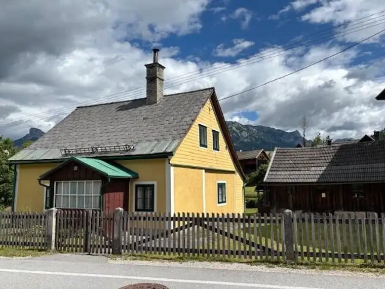Kleines Wohnhaus mit großem Grundstück – renovierungsbedürftig mit Potenzial